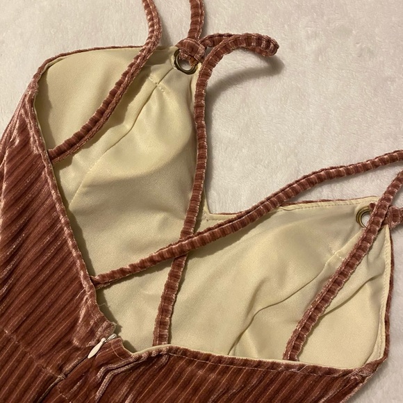 Pink Velvet Dress - Picture 5 of 6